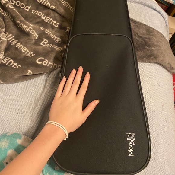 COPY - Authentic Mendini Violin and accessories!!! - Picture 3 of 16